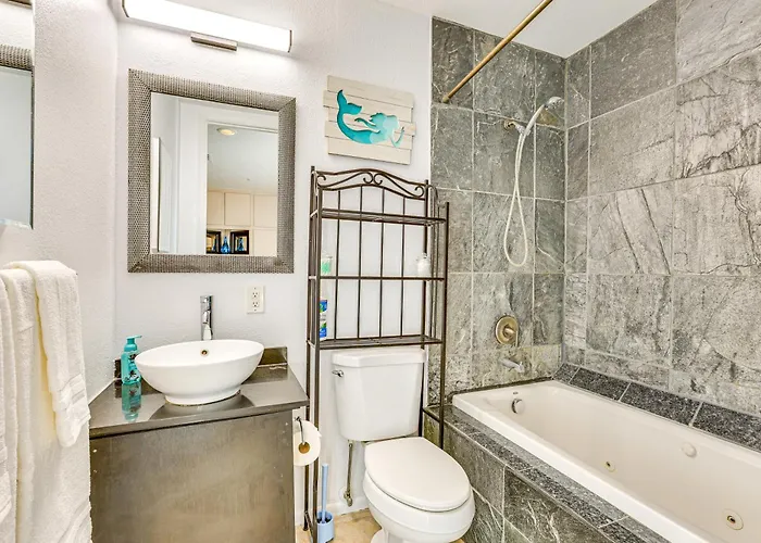 Modern W/ Pool Access In Scottsdale! Apartment
