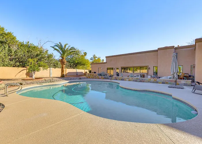 Modern W/ Pool Access In Scottsdale!